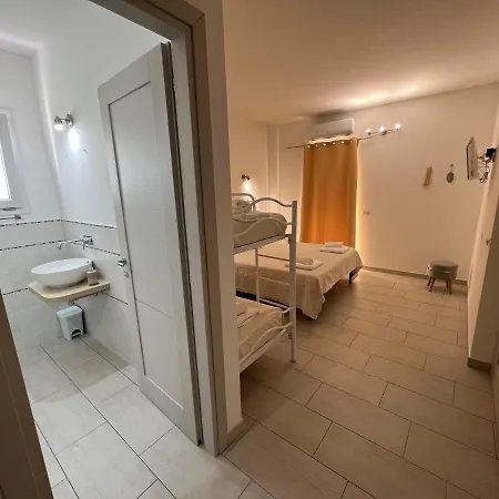 بيت ضيافة Al Mare Da Francesca 3*