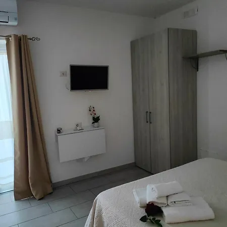 Al Mare Da Francesca Penzion 3*