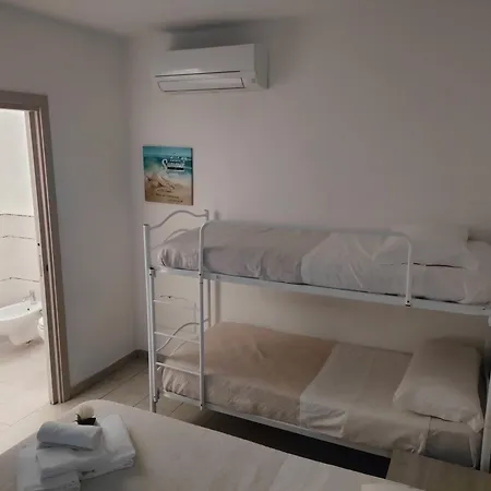 Πανσιόν Al Mare Da Francesca 3*